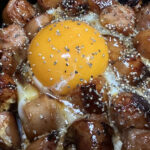【料理】これぞソーセージエッグ丼の最適解!!まるみキッチン氏考案のシャウエッセンアレンジ作ってみた