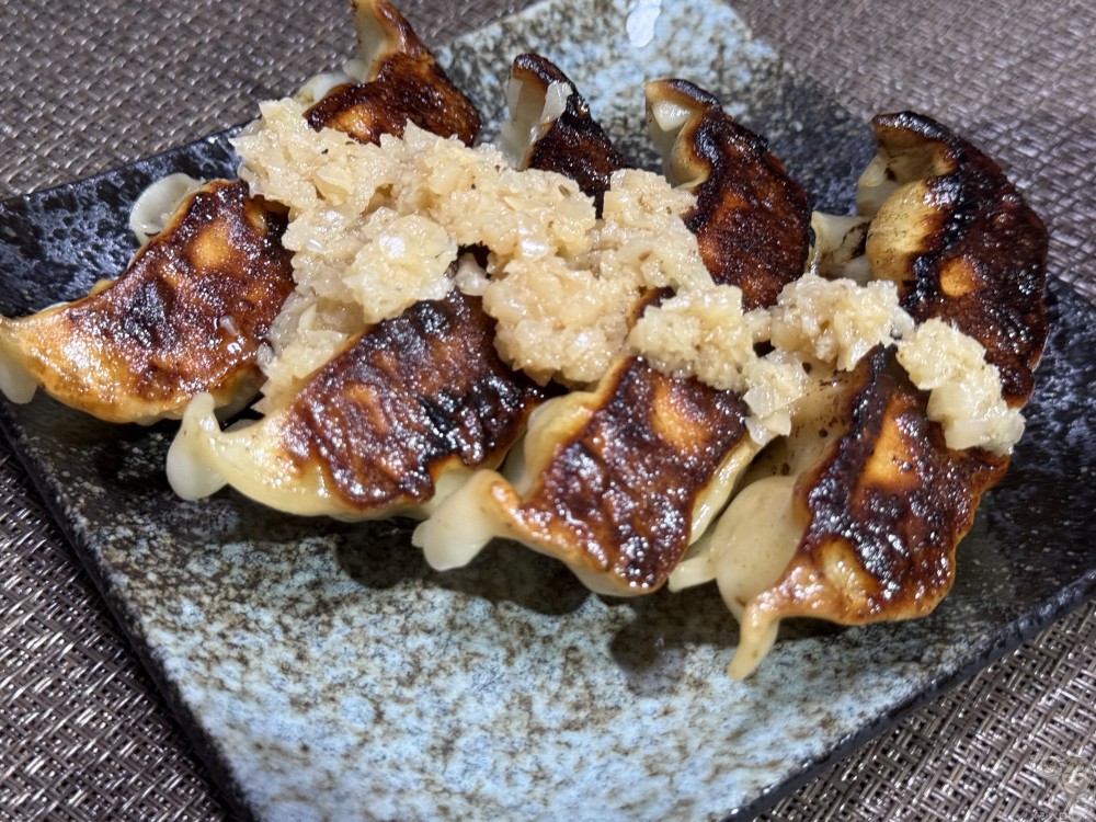 3月8日は餃子の日。やみつき岩下の新生姜で餃子を食べてみた