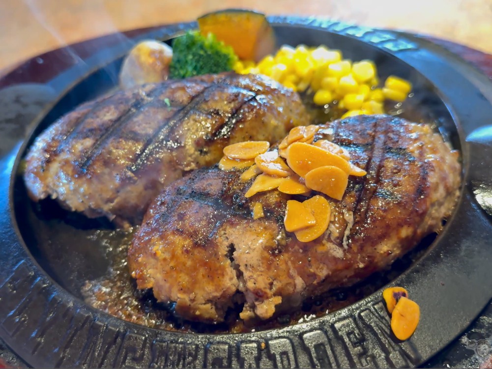 フライングガーデンの創業祭。衝撃の450g爆ハン!!期間限定「超大型爆弾ハンバーグ」食べたら白飯が捗った