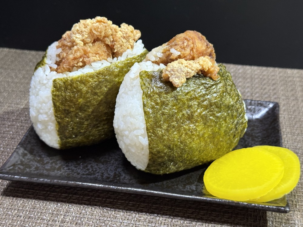 【栃木県栃木市】から揚げかずちゃんち。なんとコンビニおにぎりの3倍!!デカ盛り系からあげおにぎり